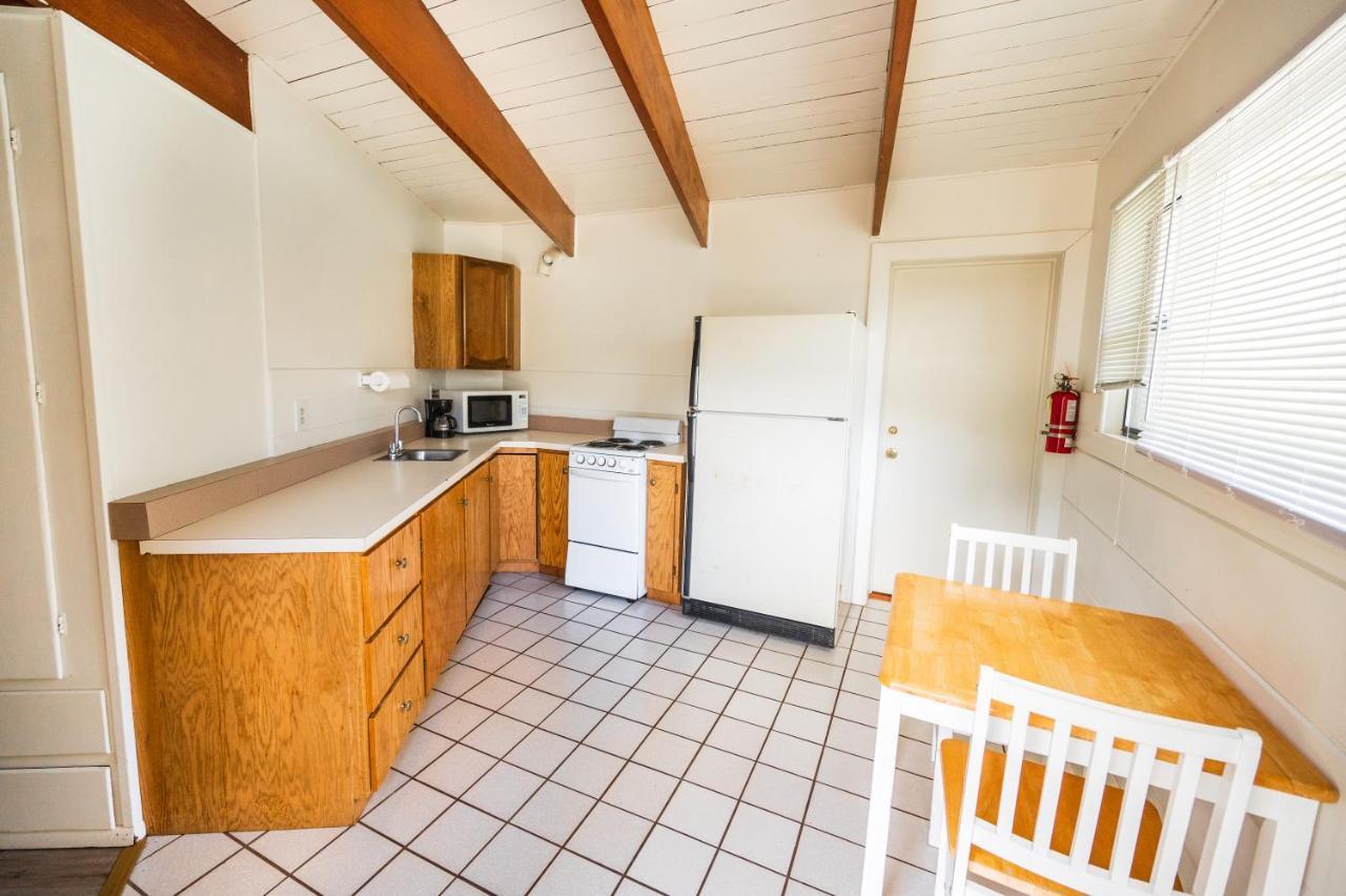 Redwood Meadows Rv 2*